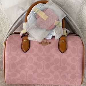 Coach medium Rowan in powder pink